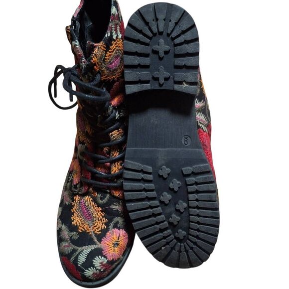 JustFab Embroidered Floral Combat Boots – Women’s 9 (Like New) - Picture 4 of 6